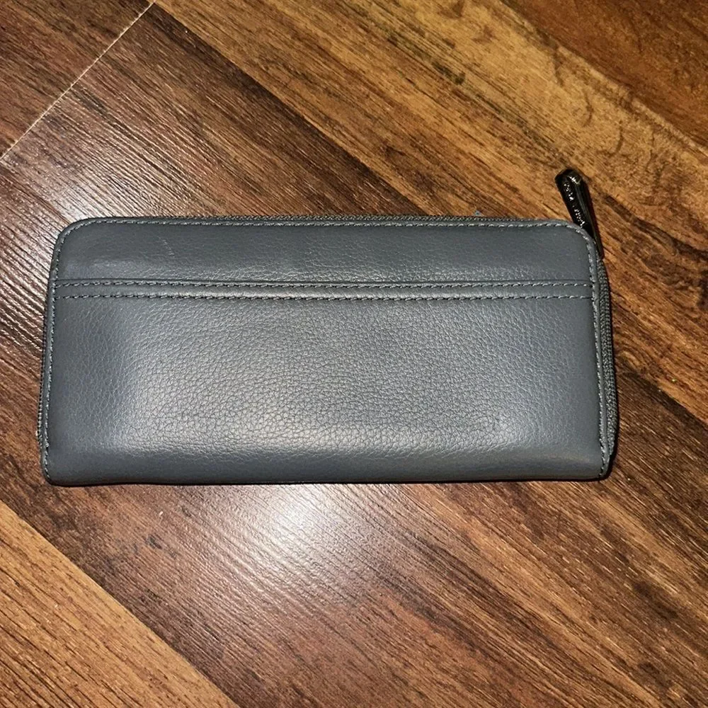 Michael Kors Wallet - Picture 3 of 8
